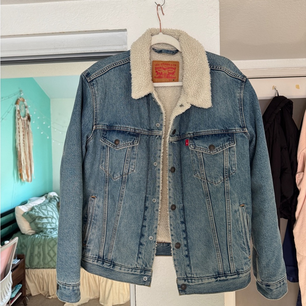 Levi's Light Blue Denim Jacket with Sherpa Collar M